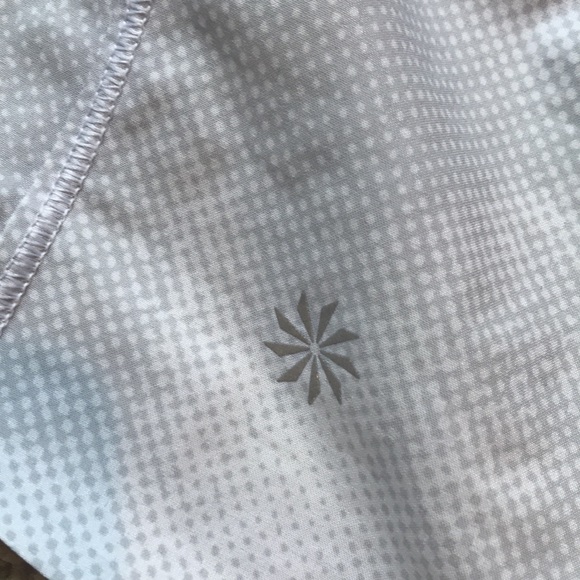 Athleta hustle shorts 3 inch inseam dotted tie dye pattern - Picture 3 of 4